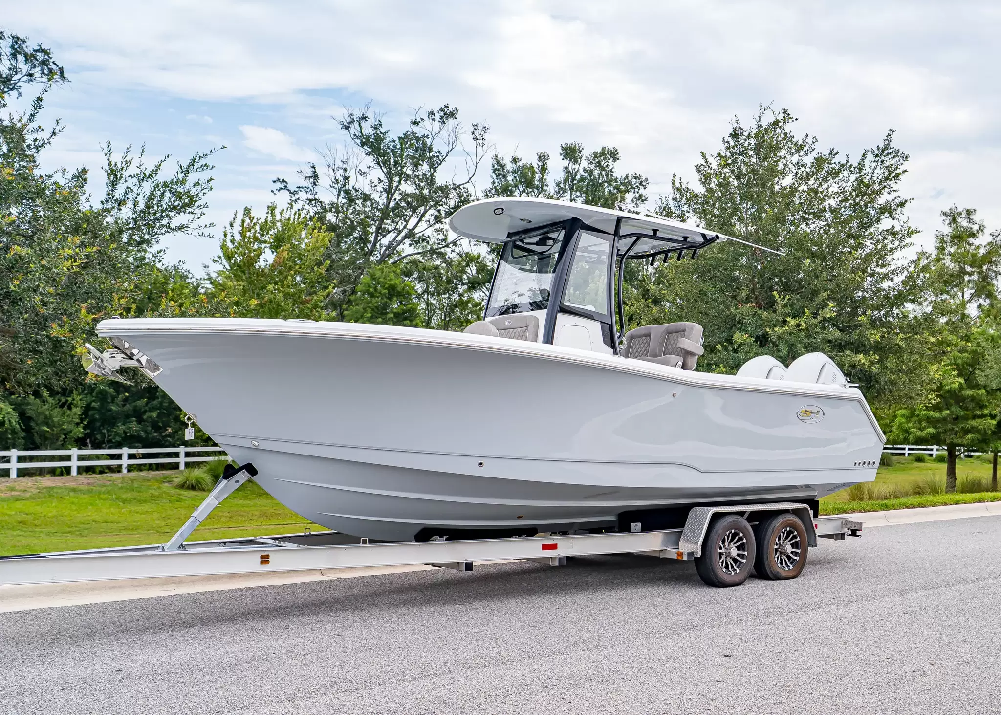 2027 Sea Hunt Gamefish 25 (SH489) SILVER GRAY